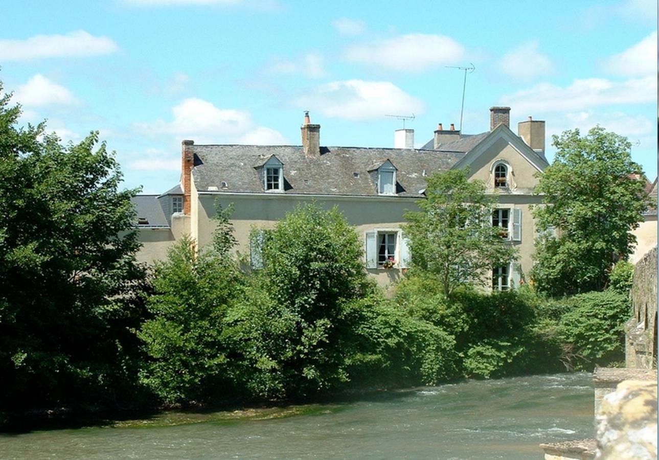 Chambres D'Hotes Le Pont Romain Montfort-le-Gesnois Ngoại thất bức ảnh